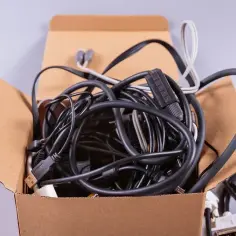 Gdzie wyrzucić kabel od ładowarki, aby nie zaszkodzić środowisku?